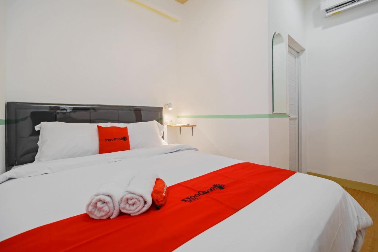Reddoorz @ Taman Royal Tangerang Exterior foto