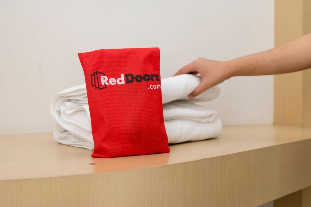 Reddoorz @ Taman Royal Tangerang Exterior foto